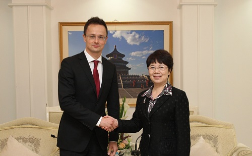 Szijjártó Péter a Kínai Központi Minőségellenőrzési Osztály helyettes vezetőjével találkozott